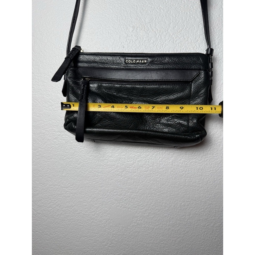 Cole Haan Black Pebbled Leather Crossbody Bag Zip Top Adjustable Strap Purse - Picture 4 of 10